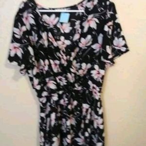 Floral dress in great shape